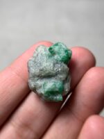 Discover the Impressive 43.30ct Emerald Specimen: 29.97 x 21.86 x 12.23mm - Image 9
