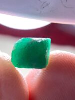 3.75ct Emerald Crystal from Swat – Compact Power with Brilliant Green Clarity - Image 4