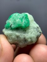 61.15 ct Natural Swat Emerald Specimen (25.77 × 22.06 × 16.48 mm): A Rare Geological Treasure - Image 10