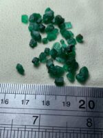 Examining an 18.91ct Swat Emerald Rough: Dimensions, Features & Value Potential - Image 8