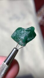 18.20 ct Swat Emerald Crystal – Bold Natural Crystal - Image 2