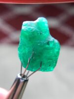 18.20 ct Swat Emerald Crystal – Bold Natural Crystal - Image 3