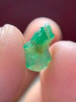 2.15ct Laghman Emerald Crystal: Balanced Beauty with Rich Afghan Green - Image 7