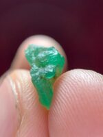 2.15ct Laghman Emerald Crystal: Balanced Beauty with Rich Afghan Green - Image 9