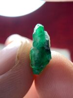 4.40 Carat Natural Emerald Crystal from Swat, Pakistan – Untreated Green Beryl - Image 3