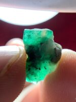 4.40 Carat Natural Emerald Crystal from Swat, Pakistan – Untreated Green Beryl - Image 4