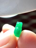 3.94ct Swat Emerald Crystal – Vivid Green Gemstone - Image 7