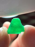 3.94ct Swat Emerald Crystal – Vivid Green Gemstone - Image 8