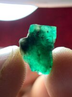 4.40 Carat Natural Emerald Crystal from Swat, Pakistan – Untreated Green Beryl - Image 9