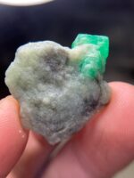 A Majestic 30-Carat Emerald Specimen from Swat: A Crystal of Presence and Power - Image 5