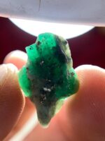 9.15 Carat Natural Emerald Crystal from Swat, Pakistan – Untreated Green Beryl - Image 5