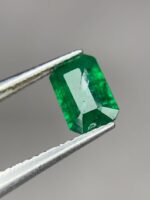 Delicate Beauty: 0.50 Carat Faceted Emerald from Swat - Image 3