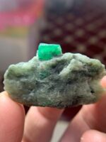 94-Carat Emerald Specimen from Swat: A Natural Masterpiece (27.40 × 45.40 × 15.17 mm) - Image 5