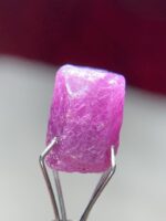 Discover the Beauty of a 5.875ct African Ruby Crystal: 10.36 x 7.32 x 6.01mm - Image 8