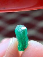 The Subtle Elegance of a 3.45 ct Emerald Crystal - Image 8