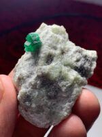 169.70ct Swat Emerald Specimen – Vivid Color and Striking Natural Geometry - Image 2