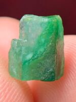 3.87ct Swat Emerald Crystal: A Compact Gem of Natural Elegance - Image 3