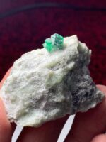 169.70ct Swat Emerald Specimen – Vivid Color and Striking Natural Geometry - Image 7