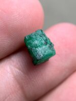 3.30ct Swat Emerald Crystal: A Compact Gem with Rich Natural Color - Image 8