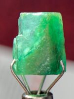 3.87ct Swat Emerald Crystal: A Compact Gem of Natural Elegance - Image 4