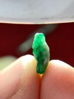 Natural Beauty in Miniature: 2.96ct Emerald Crystal from Swat Valley - Image 9