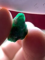 A Rare Gem of Nature: 8.55ct Emerald Crystal from Swat Valley - Image 4