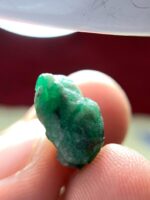 A Rare Gem of Nature: 8.55ct Emerald Crystal from Swat Valley - Image 6