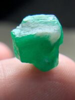 10.15ct Raw Afghan Emerald Crystal: Gemstone Collectors Piece - Image 7