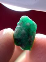 A Rare Gem of Nature: 8.55ct Emerald Crystal from Swat Valley - Image 10