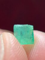 1.25 ct Swat Emerald Crystal: Rich Green Gemstone - Image 3