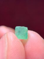 1.25 ct Swat Emerald Crystal: Rich Green Gemstone - Image 5