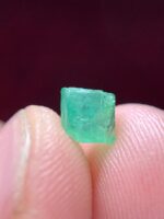 1.25 ct Swat Emerald Crystal: Rich Green Gemstone - Image 8