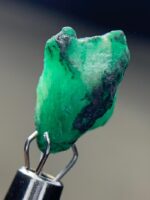 Brilliant 6.58ct Swat Emerald Crystal – A Rare Gem from Pakistan's Hidden Valleys - Image 3