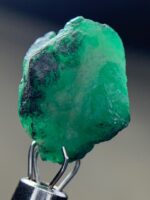 Brilliant 6.58ct Swat Emerald Crystal – A Rare Gem from Pakistan's Hidden Valleys - Image 4