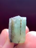 Discovering the Magnificence of a 43.80 ct Emerald Crystal from Laghman - Image 3