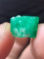 A Delicate 7.10-Carat Swat Emerald Crystal — Nature’s Precision in Green - Image 5