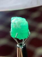 A Delicate 7.10-Carat Swat Emerald Crystal — Nature’s Precision in Green - Image 9