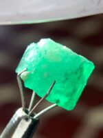 A Delicate 7.10-Carat Swat Emerald Crystal — Nature’s Precision in Green - Image 10