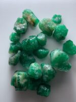 Swat Emerald Rough: 106.58ct Raw Green Crystals Lot - Image 2