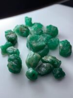 Swat Emerald Rough: 106.58ct Raw Green Crystals Lot - Image 7
