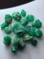 Swat Emerald Rough: 106.58ct Raw Green Crystals Lot - Image 9