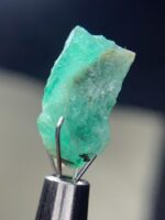 Unveiling the Beauty of a 7.13ct Panjshir Emerald: A Precious Gem with Rich History - Image 4