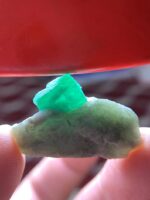 39.30 ct Swat Emerald Specimen: Monumental Scale in Natural Crystal Form - Image 5