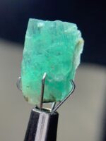 Unveiling the Beauty of a 7.13ct Panjshir Emerald: A Precious Gem with Rich History - Image 10