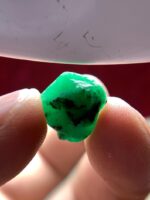 7.24ct Swat Emerald Crystal: Untreated Rough Gemstone from Pakistan - Image 5