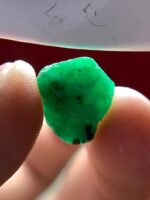 7.24ct Swat Emerald Crystal: Untreated Rough Gemstone from Pakistan - Image 7