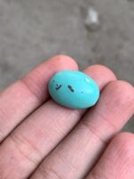 Impressive Afghan Turquoise Cabochon: 23.40 Carats of Natural Brilliance - Image 4