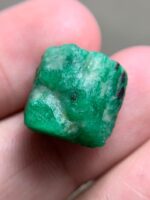 17.51ct Afghan Emerald Crystal: Natural Gemstone - Image 8