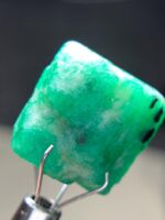 17.51ct Afghan Emerald Crystal: Natural Gemstone - Image 10