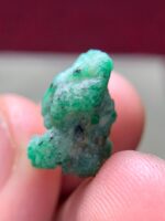 11.94ct Swat Emerald Crystal – Rare Collector’s Gem with Imposing Natural Form - Image 5
